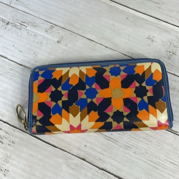 Fossil Multi-color Graphic Starburst Coated PVC Zip Around Wallet - Picture 2 of 9